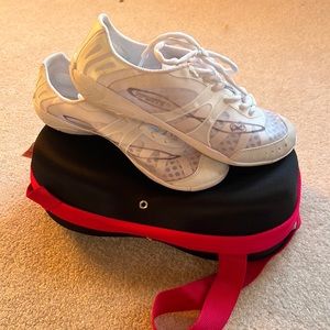 INFINITY VENGEANCE CHEERLEADING SNEAKER- SIZE 8 1/2